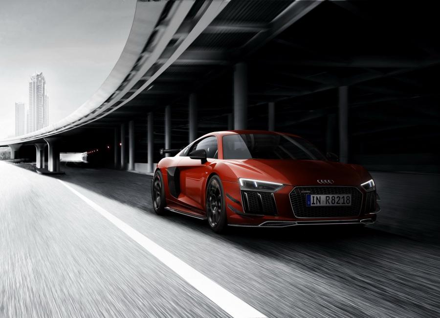  Audi R8 V10 Plus Performance Parts 2018 года  (WW) (фото 2 из 3)